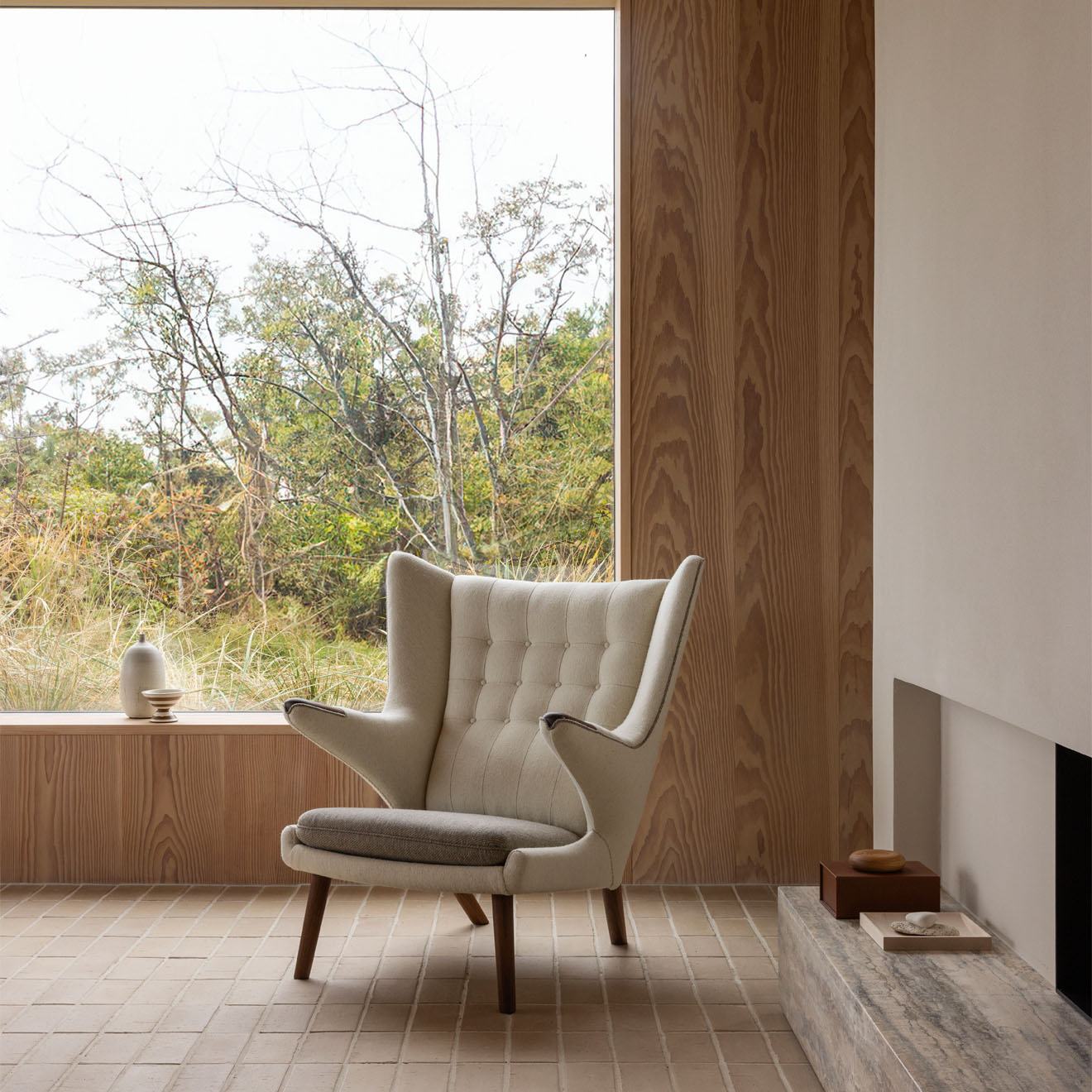 PP19 Papa Bear Chair i valn�d med Blans-stof fra PP M�bler