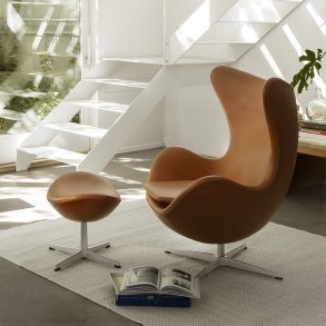 Egg™ mit kostenlosem Fußhocker