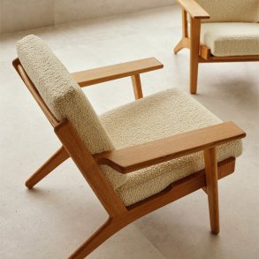 Carl Hansen & S&oslash;n L&aelig;nestole