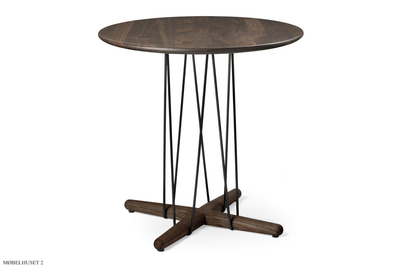 E021 Embrace sofabord, �48 cm, valn�d, sort pulverlakeret st�l | Carl Hansen & S�n