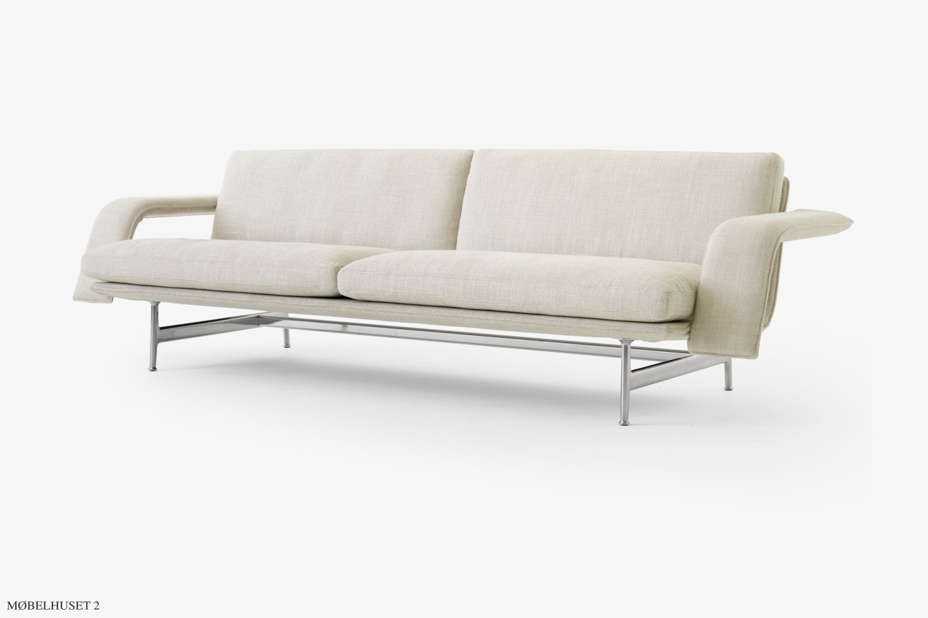 Meantime AV31 Sofa, Poliertes Aluminium, Ecriture 0210 | &Tradition