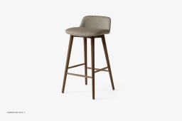 Rely HW120 Thekenhocker gepolstert, Walnuss lackiert, Fuse 0351 | &Tradition