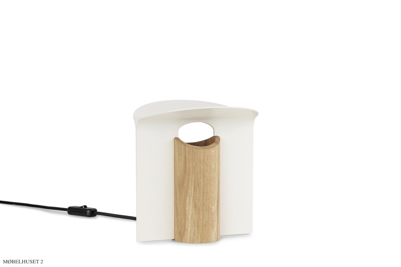 RF200 Petal Lamp, Gestell aus ge�lte Eiche mit wei�e Schirme | Carl Hansen & S�n