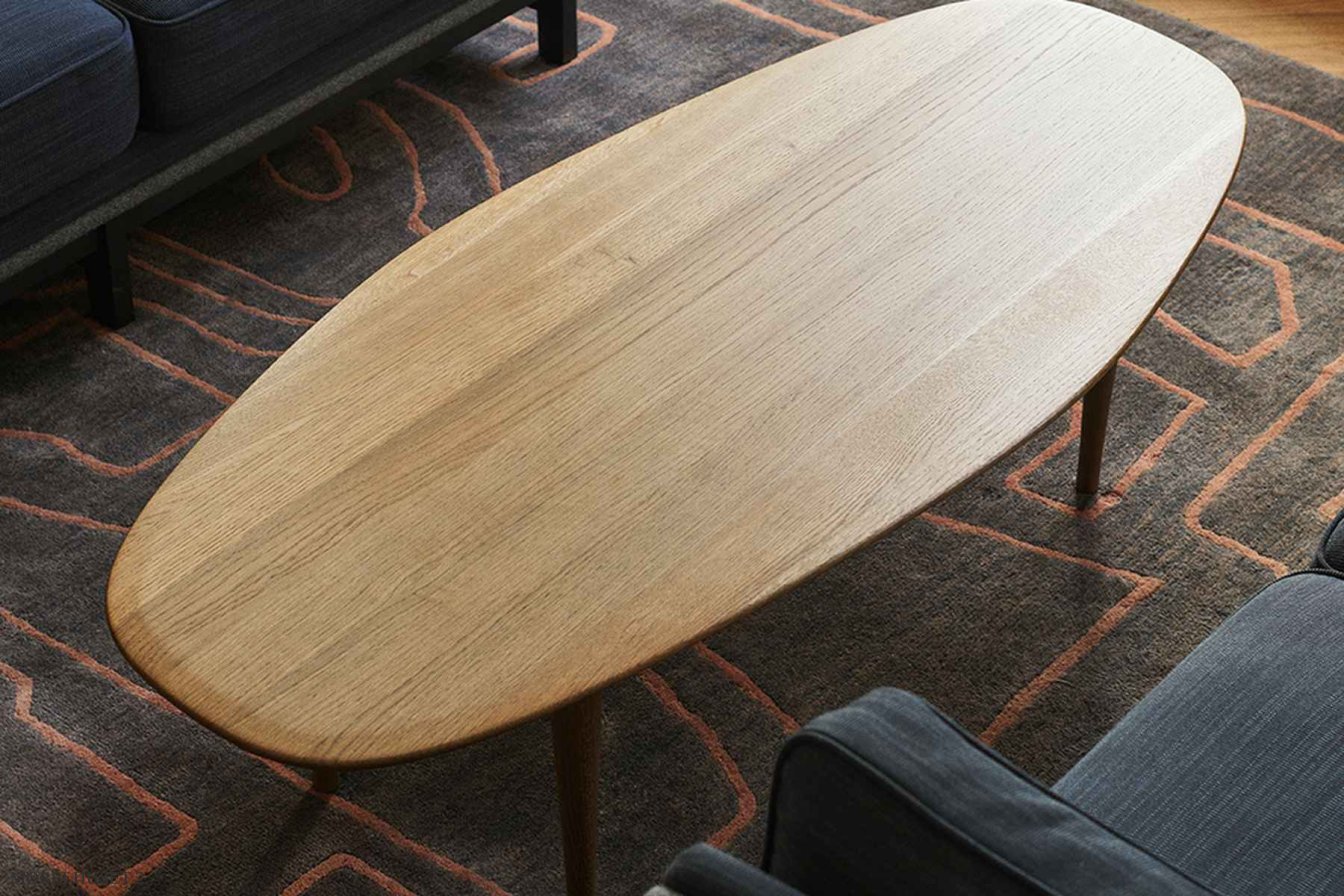 Jari Low Tables, Ellipse 180x80, R�uchereiche ge�lt | Brdr. Kr�ger