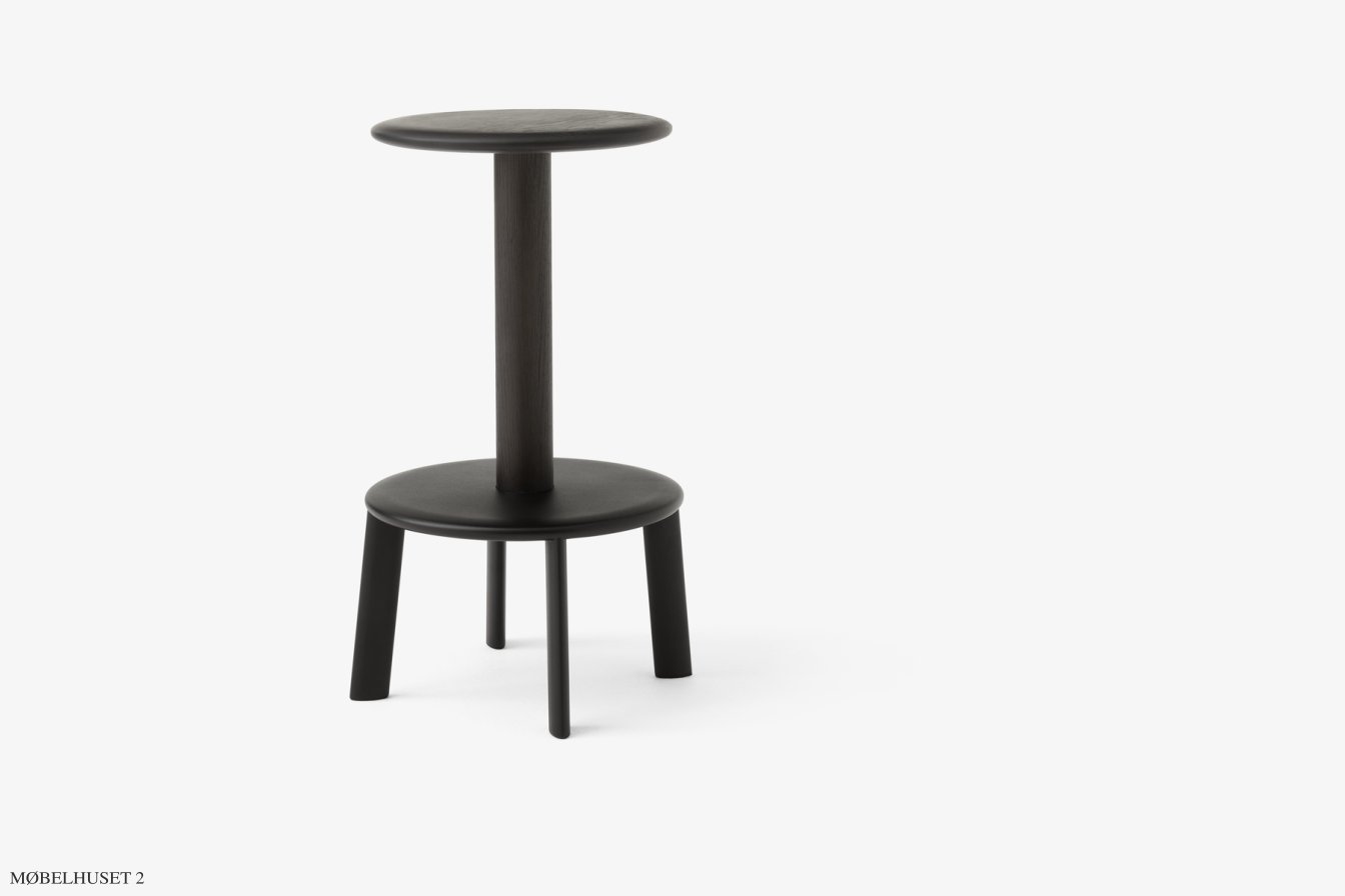 Massif AV39 & AV40 Hocker, AV39 - Thekenhocker, Dark Stained Oak & Warm Black | &Tradition