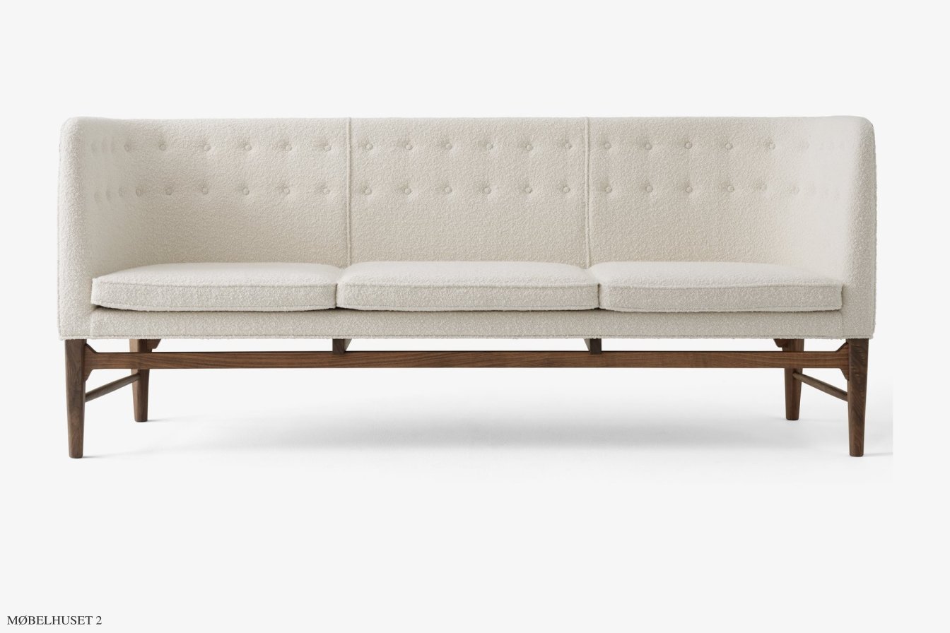 Mayor AJ5 Sofa, Walnuss ge�lt, Karakorum 001 | &Tradition