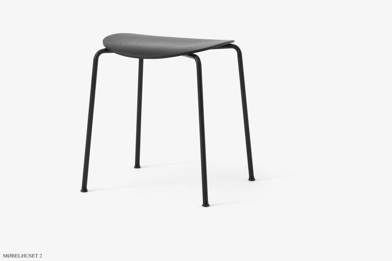 Pavilion AV36, AV37 & AV38 Hocker, AV36 - Hocker (H49), Eiche schwarz lackiert | &Tradition