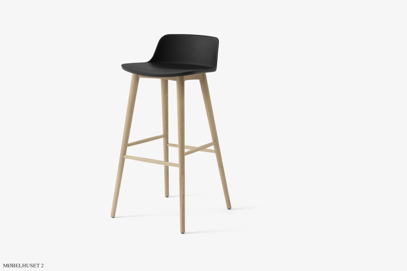 Rely HW123 Thekenhocker mit Kunststoffschale, Eiche lackiert, Black | &Tradition