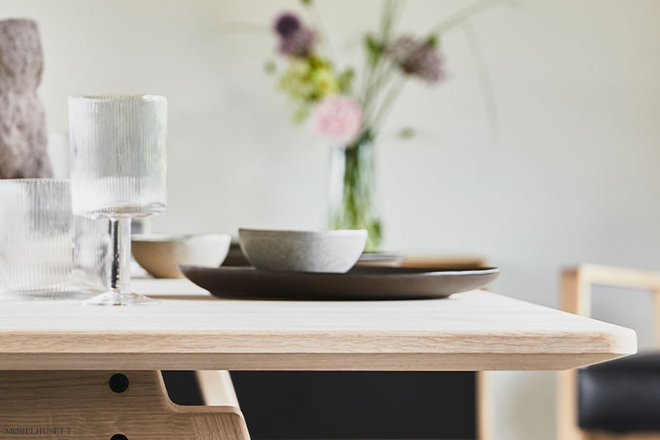 T1 spisebord, Massiv eg, Eg s�be | Andersen Furniture