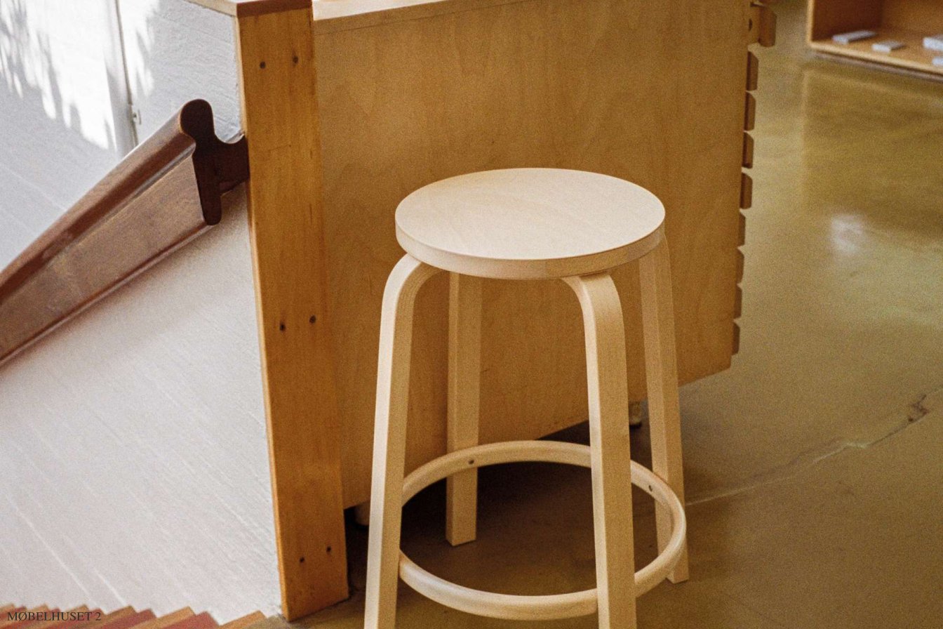 Bar Stool 64 | Natur, milj�billede | Artek
