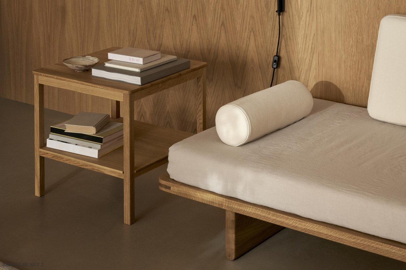 BM0555 seng og daybed i eg, milj�billede | Carl Hansen & S�n