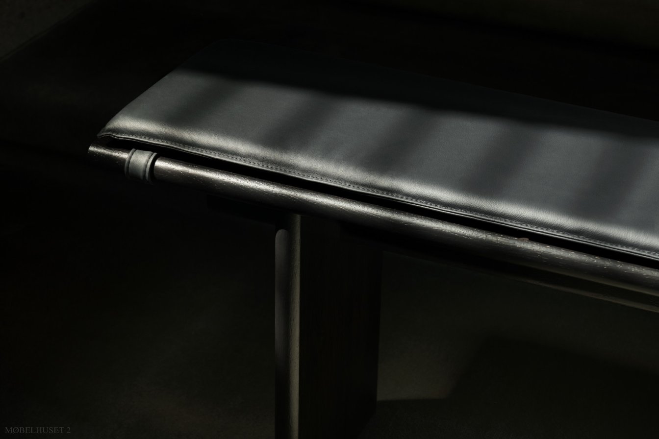 Ita OS5 Bank, Ambiente | &Tradition
