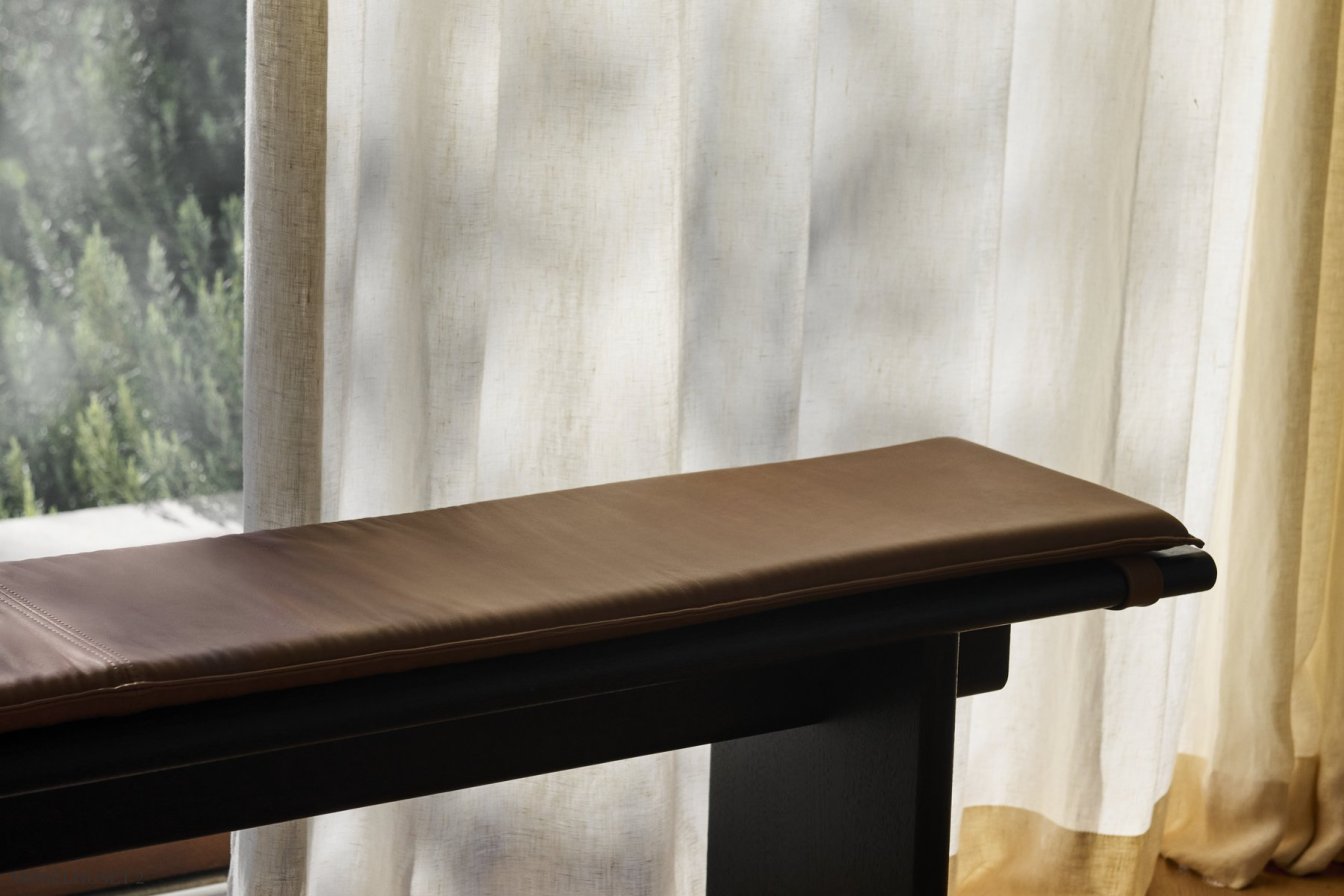 Ita OS6 Bank, Ambiente | &Tradition