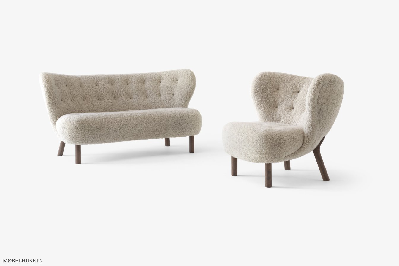 Little Petra VB2 Sofa, Walnuss ge�lt, Schaffell Moonlight | &Tradition