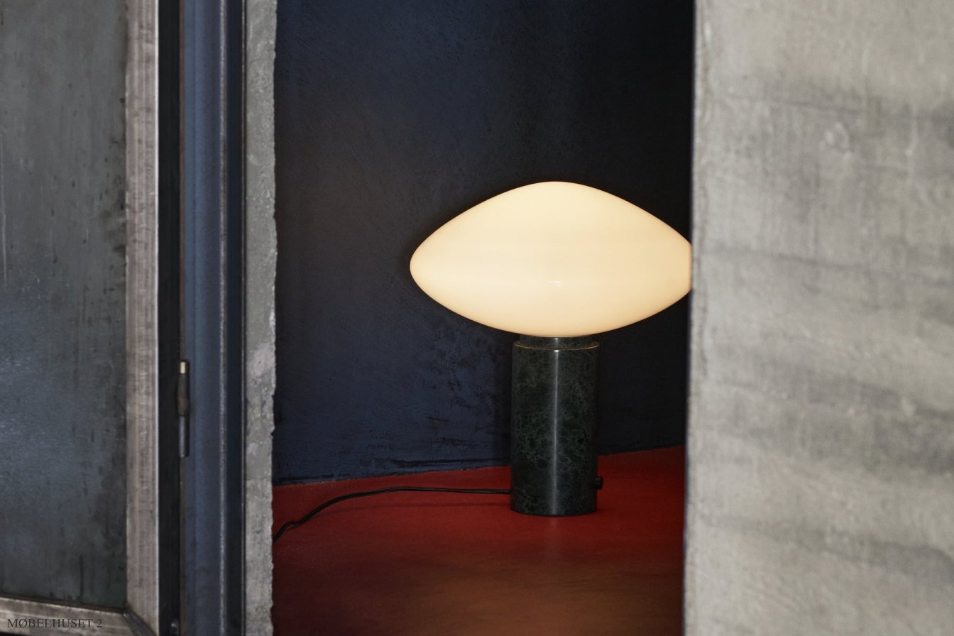 Mist AP17 bordlampe, milj�billede | &Tradition