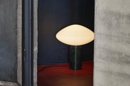 Mist AP17 bordlampe, milj�billede | &Tradition