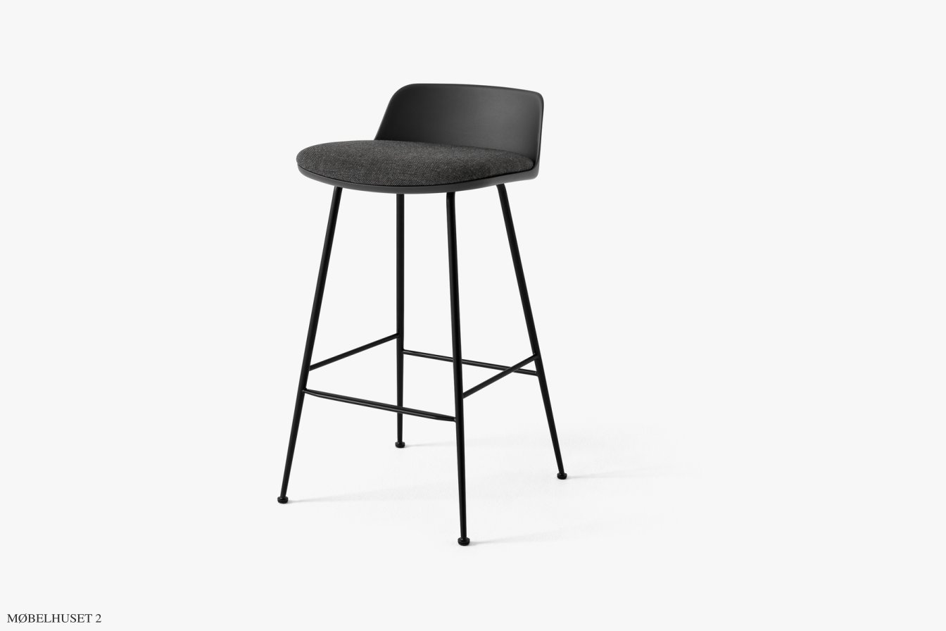 Rely HW82 Thekenhocker mit Kunststoffschale und Sitzkissen, Schwarz, Black, Re-Wool 0198 | &Tradition