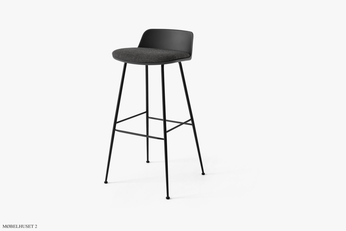Rely HW87 Thekenhocker mit Kunststoffschale und Sitzkissen, Schwarz, Black, Re-Wool 0198 | &Tradition