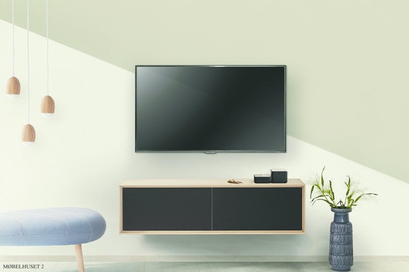 S2 Reol, TV-Modul – schwarzer Lautsprecherstoff, Eiche geseift | Andersen Furniture