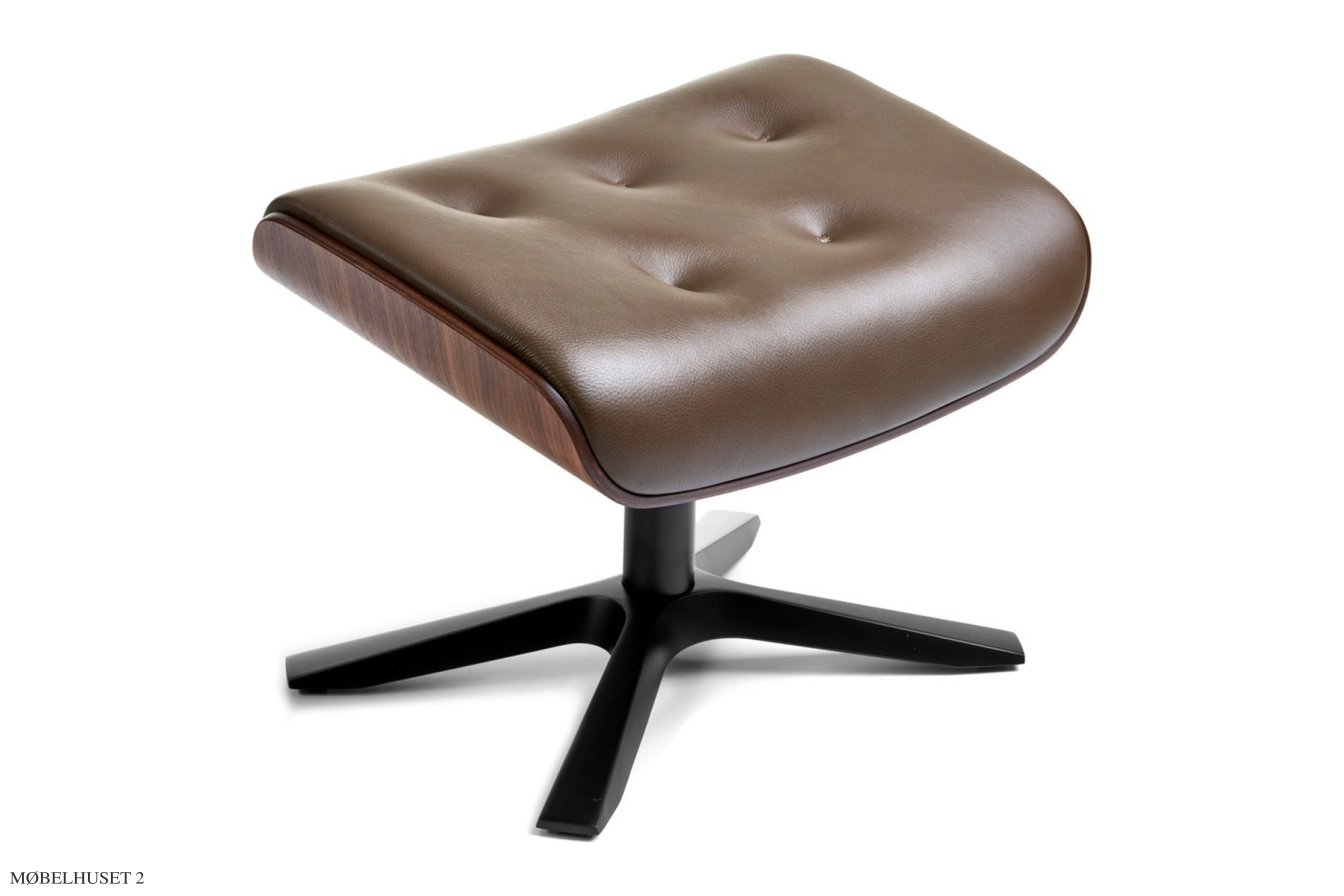 Timeout med indtr�kninger fodskammel, Valn�d, Quattro x-fod sort aluminium, L�der | Sorrento Nougat 66 | Conform