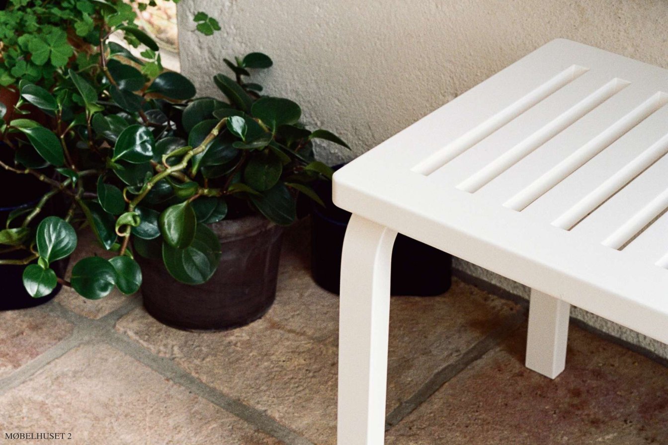Bench 153B | Solid top, milj�billede | Artek