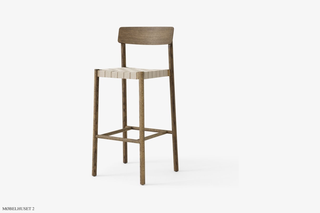 Betty TK15 & TK16 Barstuhl, TK15 - geflochtener Sitz, Eiche ger�uchert ge�lt, Naturleinen | &Tradition