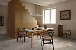 BT1041 Calot Pendelleuchte, wei� �ber dem Esstisch mit CH24 | Carl Hansen & S�n
