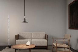KARM Sofa, 2,5-Sitzer, R�uchereiche ge�lt, Stoff | Cream (Kvadrat Moss) | Brdr. Kr�ger