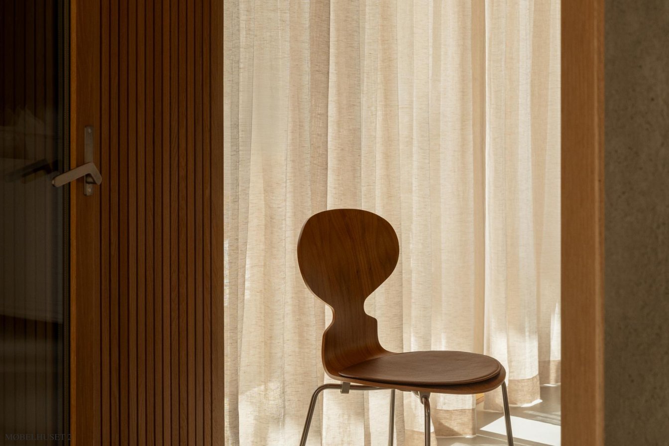 Ameise Sitzkissen 3101SC, auf Ameise Stuhl in Walnuss | Fritz Hansen
