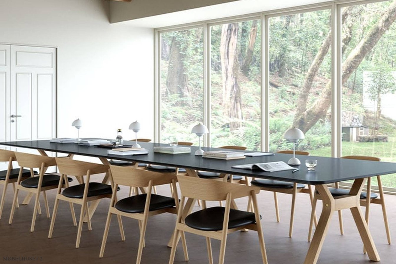 Space Bord, 480 x 140 cm, Linoleum schwarz, Eiche wei� pigmentiert matt lackiert | Andersen Furniture