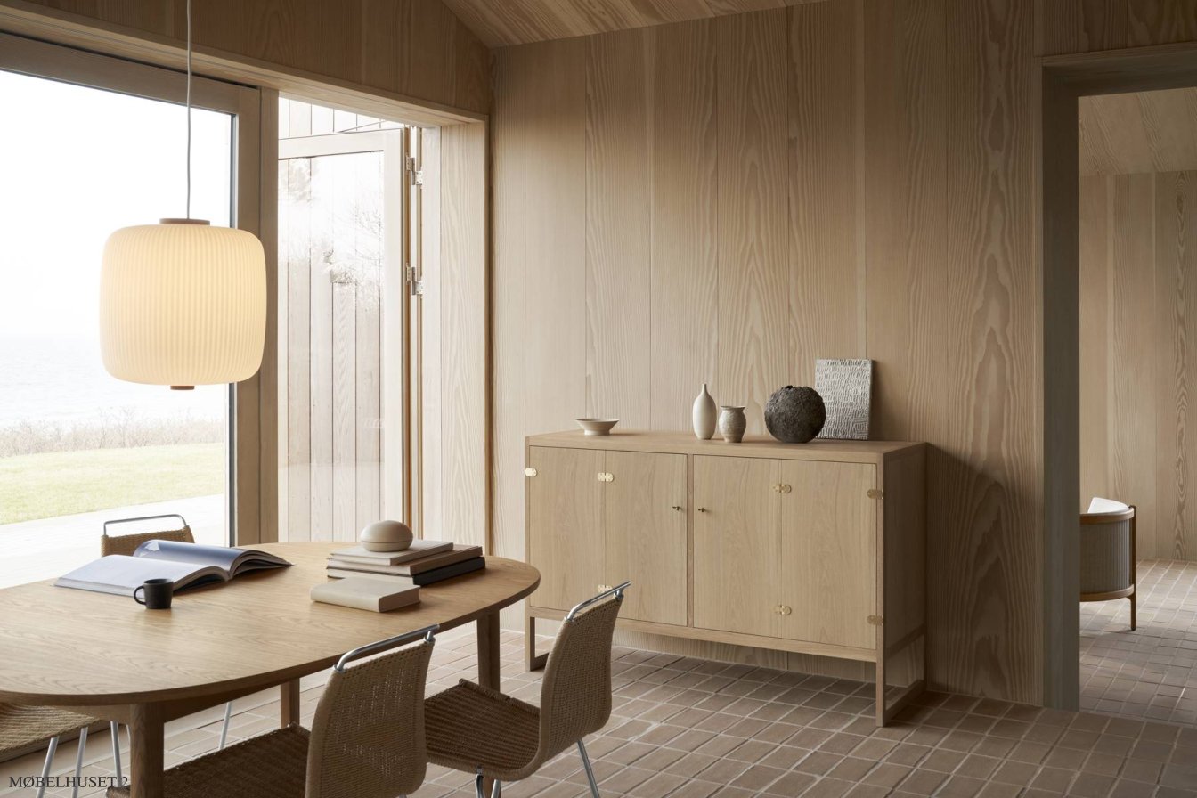 EK61 Opal Pendelleuchte, �24 cm �ber dem Esstisch | Carl Hansen & S�n