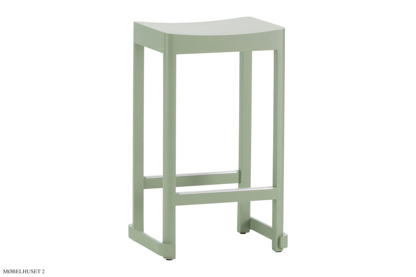 Atelier Bar Stool Barhocker, Buche gr�n lackiert, H65 cm | Artek