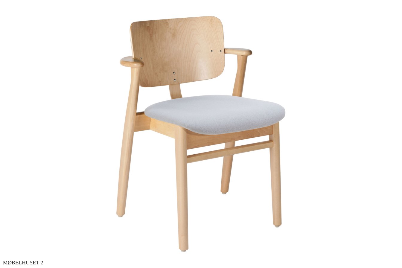 Domus Chair armstol, Lakeret birk | s�de Hallingdal stof | Artek