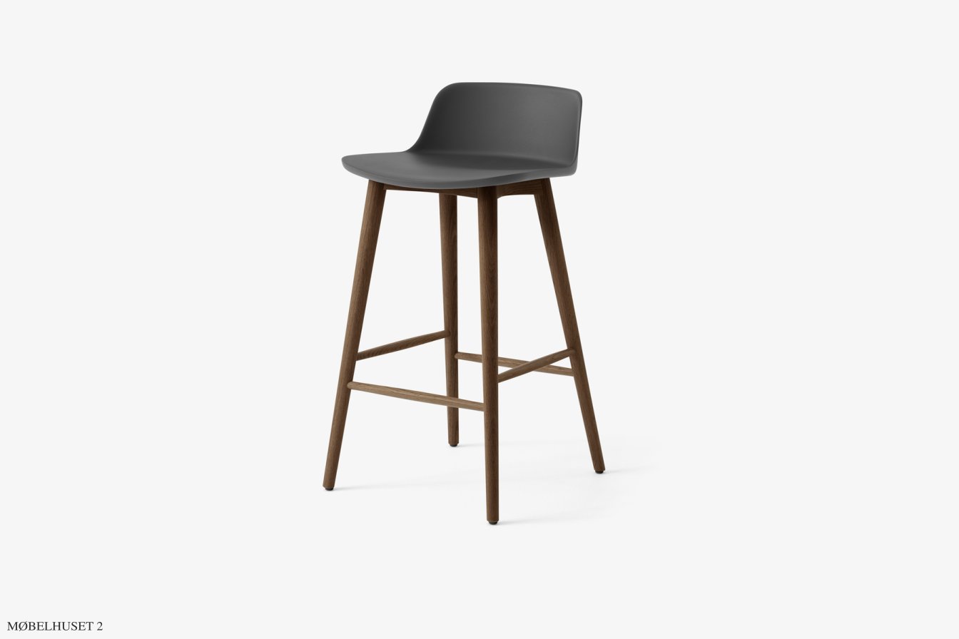 Rely HW118 Thekenhocker mit Kunststoffschale, Walnuss lackiert, Stone Grey | &Tradition