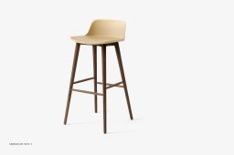 Rely HW123 Thekenhocker mit Kunststoffschale, Walnuss lackiert, Beige Sand | &Tradition