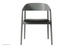 AC2 Stol b�g, Buche grau RAL7042, Leder schwarz | Andersen Furniture