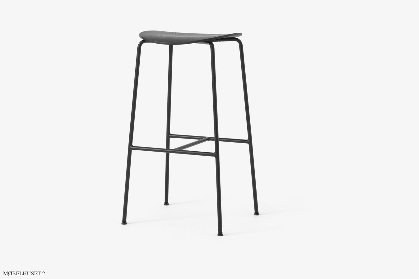Pavilion AV36, AV37 & AV38 Hocker, AV38 - Barhocker (H79), Eiche schwarz lackiert | &Tradition