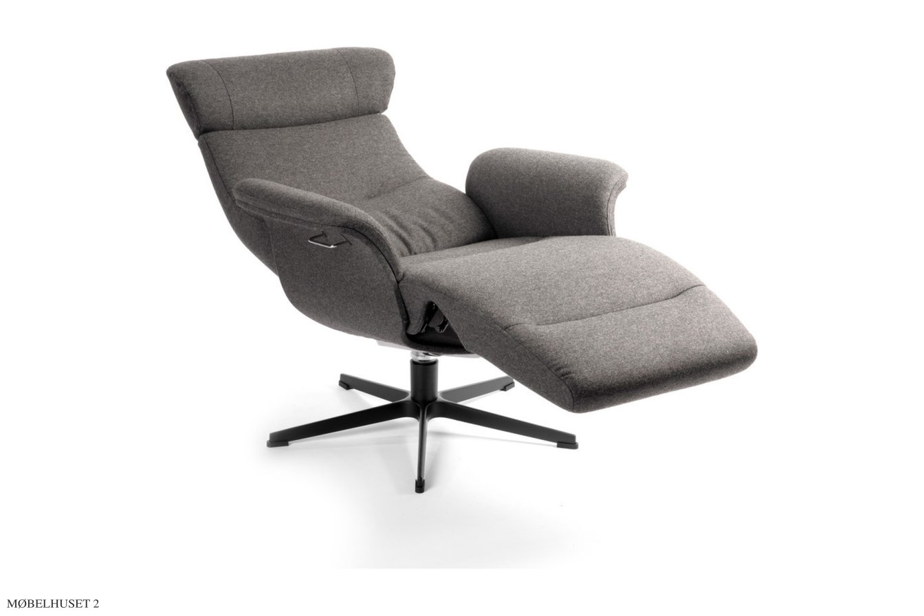 Timeout l�nestol med indbygget fodskammel, Helpolstret, Drejefod sort aluminium, Stof | Sheford Dark grey 77 | Conform
