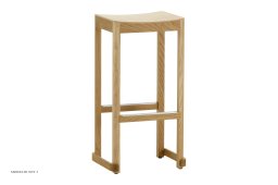 Atelier Bar Stool Barhocker, Eiche lackiert, H75 cm | Artek
