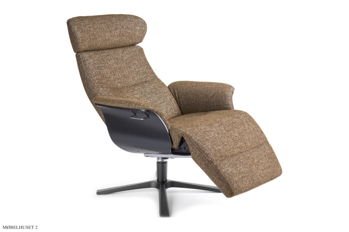 Timeout l�nestol med indbygget fodskammel, Eg sortbejdset, Quattro drejefod sort aluminium, Stof | Aspe Rust 19 | Conform