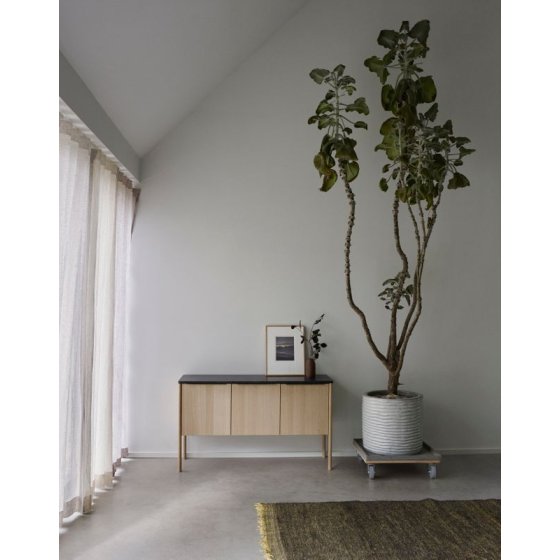 Jut Cabinet Schrank | Skagerak