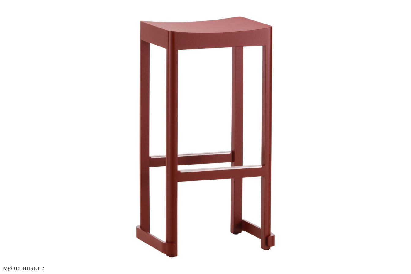 Atelier Bar Stool Barhocker, Buche dunkelrot lackiert, H75 cm | Artek