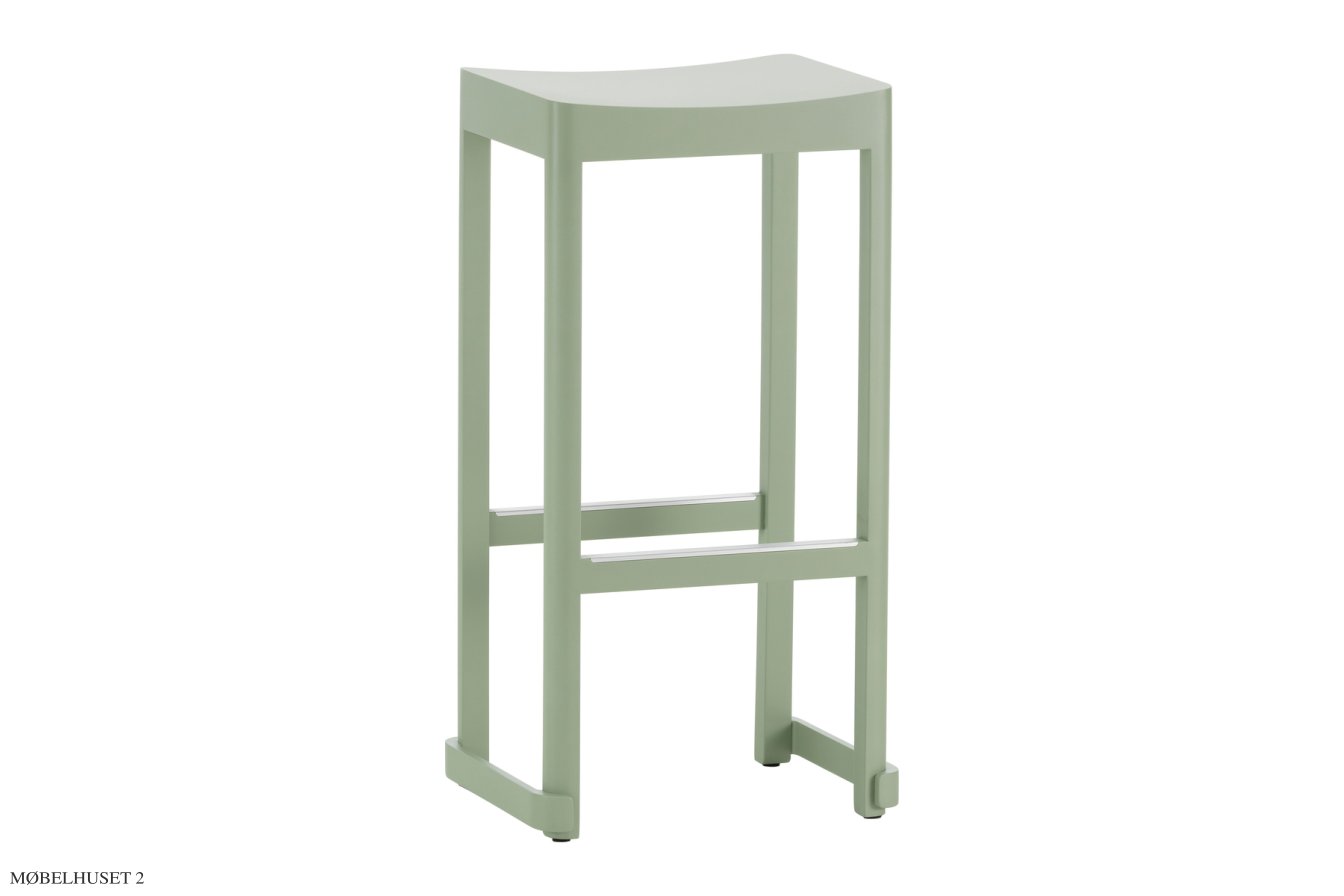 Atelier Bar Stool Barhocker, Buche gr�n lackiert, H75 cm | Artek