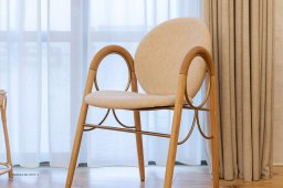 Arkade Chair, Eiche ge�lt, Stoff | Cream (Kvadrat Moss), Messinggestell | Brdr. Kr�ger