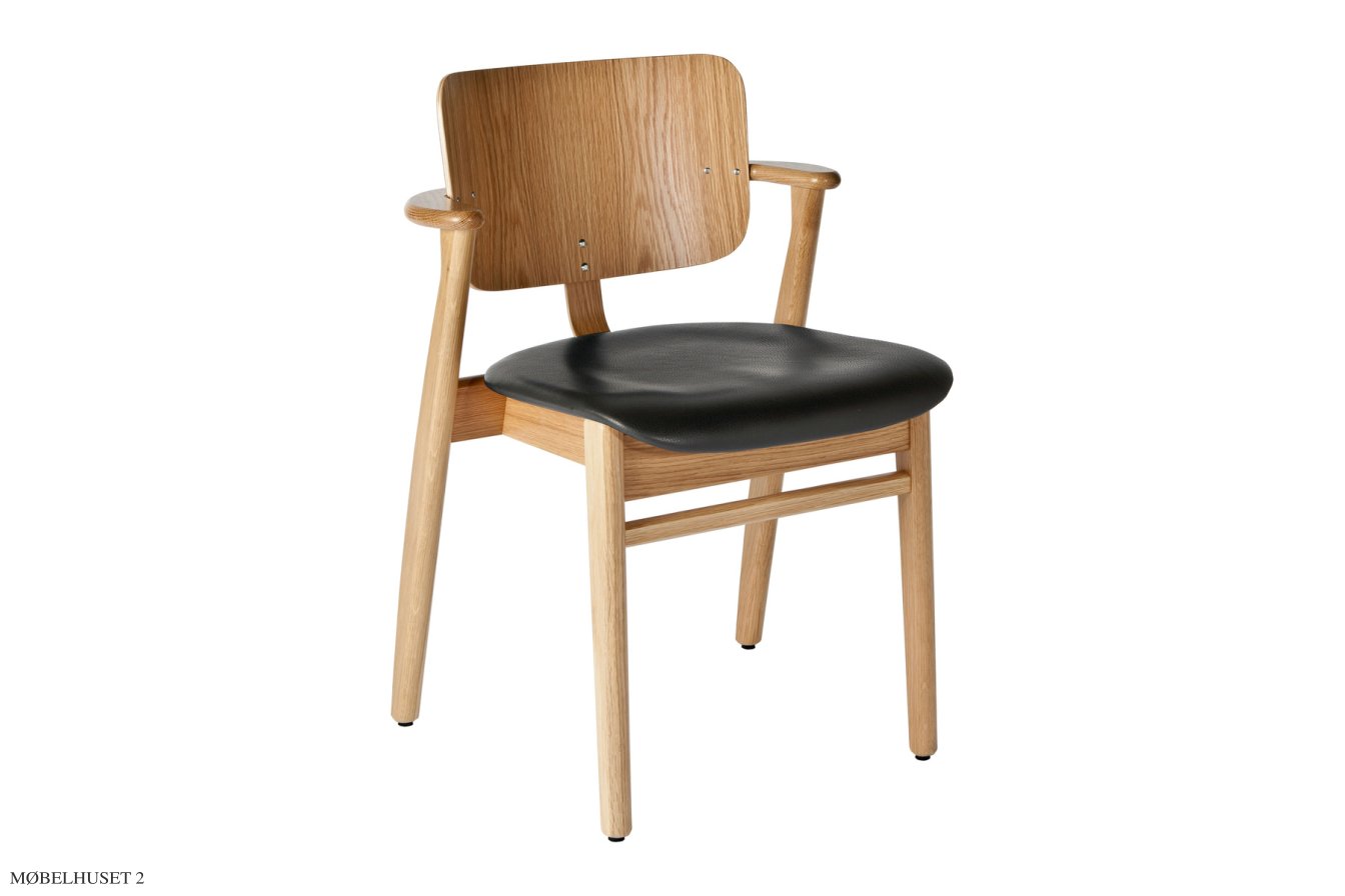 Domus Chair armstol, Lakeret eg | s�de Prestige l�der sort | Artek