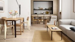 Plate Dining Table