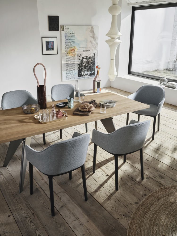 EM Table Jean Prouv&eacute;