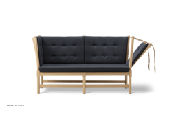 The Spoke-Back Sofa | Vidar Stoff