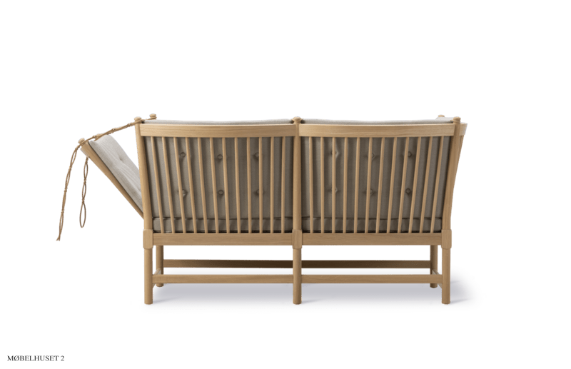 The Spoke-Back Sofa | Vidar Stoff