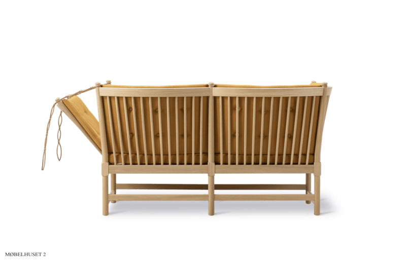 The Spoke-Back Sofa | Vidar Stoff